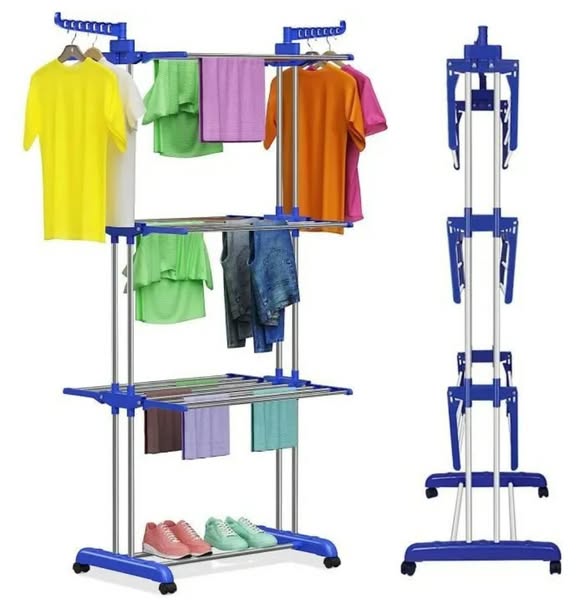 حاملة ملابس بثلاث طبقات (Three Layers of Clothes Hanger)