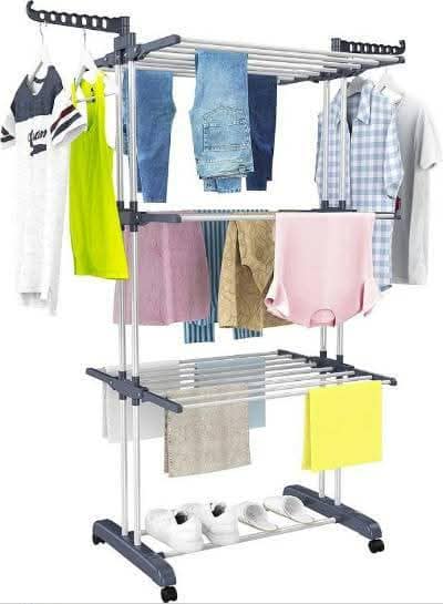 حاملة ملابس بثلاث طبقات (Three Layers of Clothes Hanger)